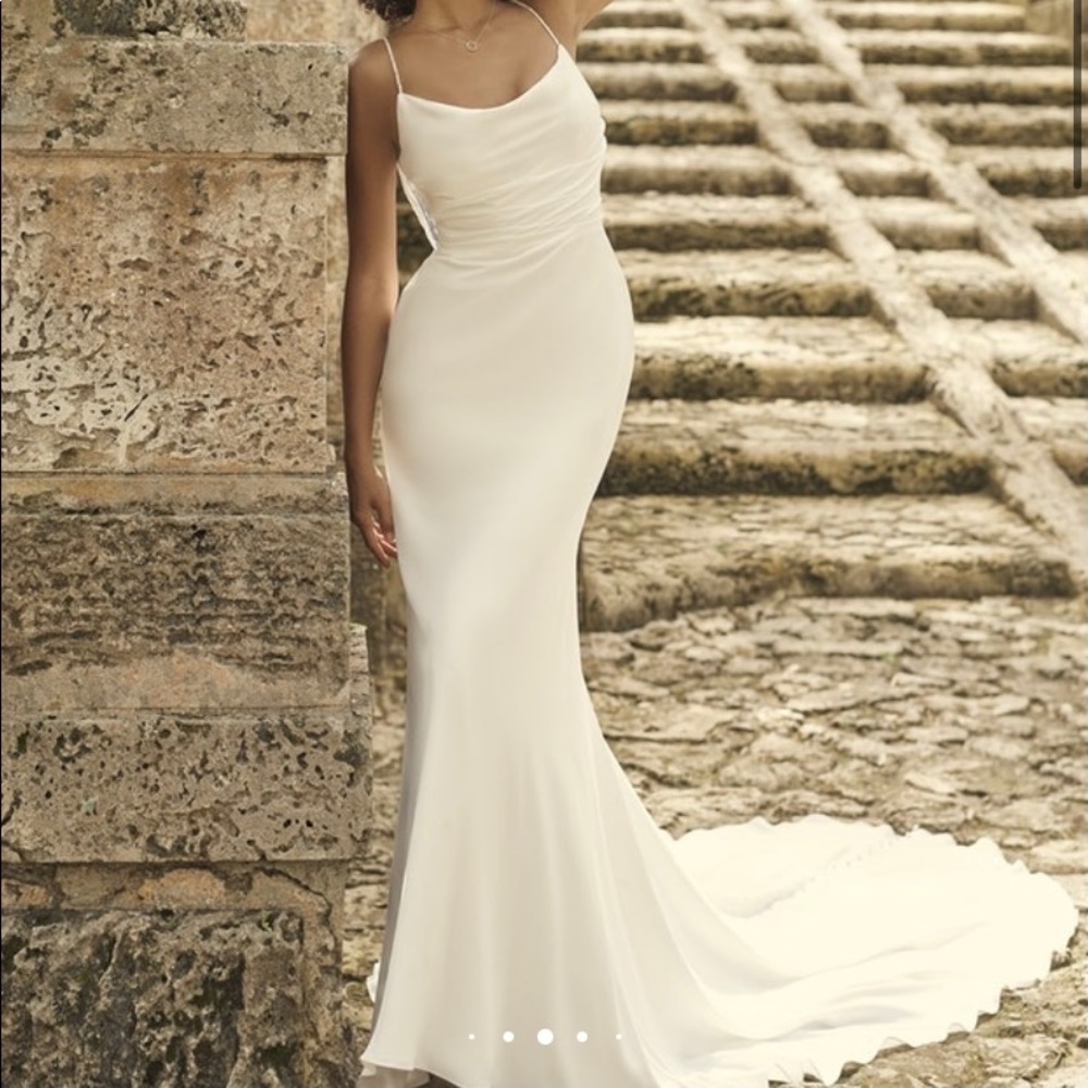 GORGEOUS VINTAGE STYLE Never worn wedding dress - Picture 1 of 10